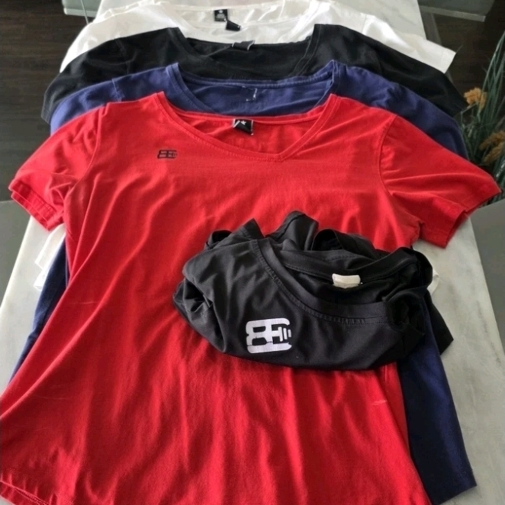 LOT 9x Body Engineers YUREI Prometheus 4.0 – Asymmetric V neck, more gym clothes